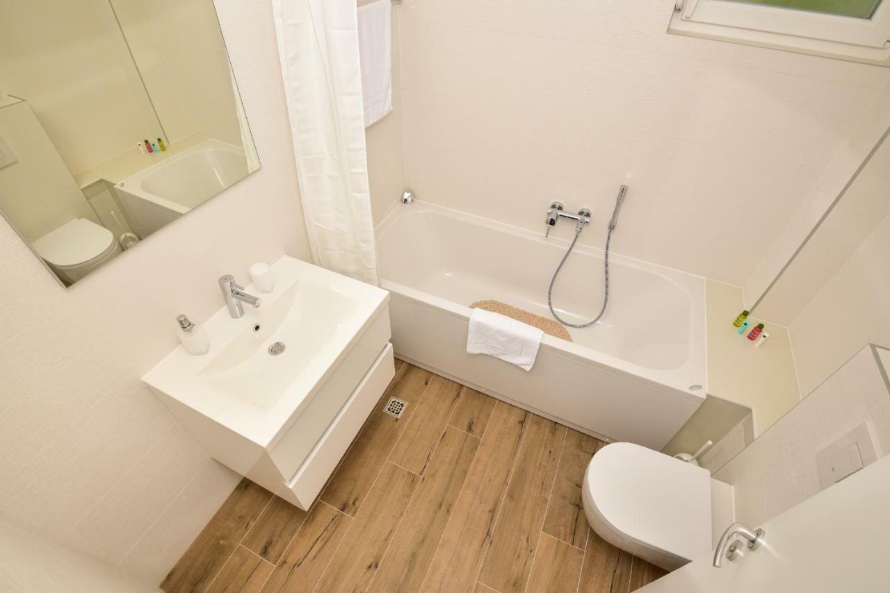Apartment Ricca Seaview มาคาร์สกา ภายนอก รูปภาพ